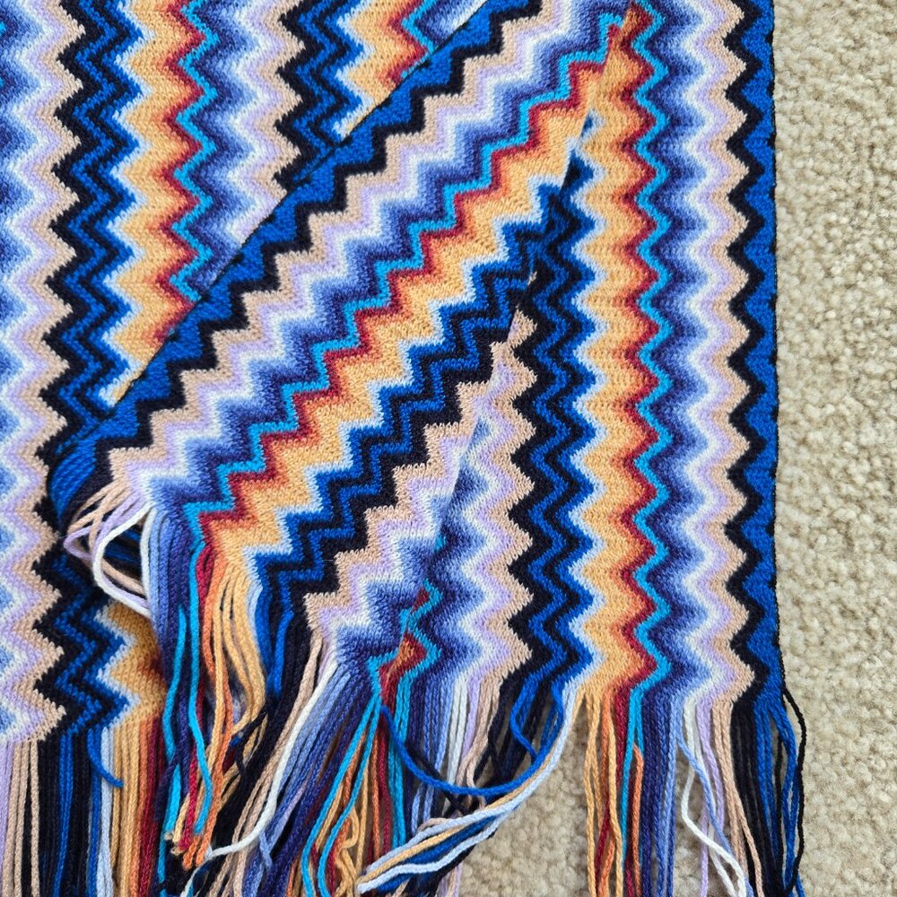 Missoni Vibrant Zig Zag Scarf in Perfect Condition Wool Blend - Picture 5 of 6